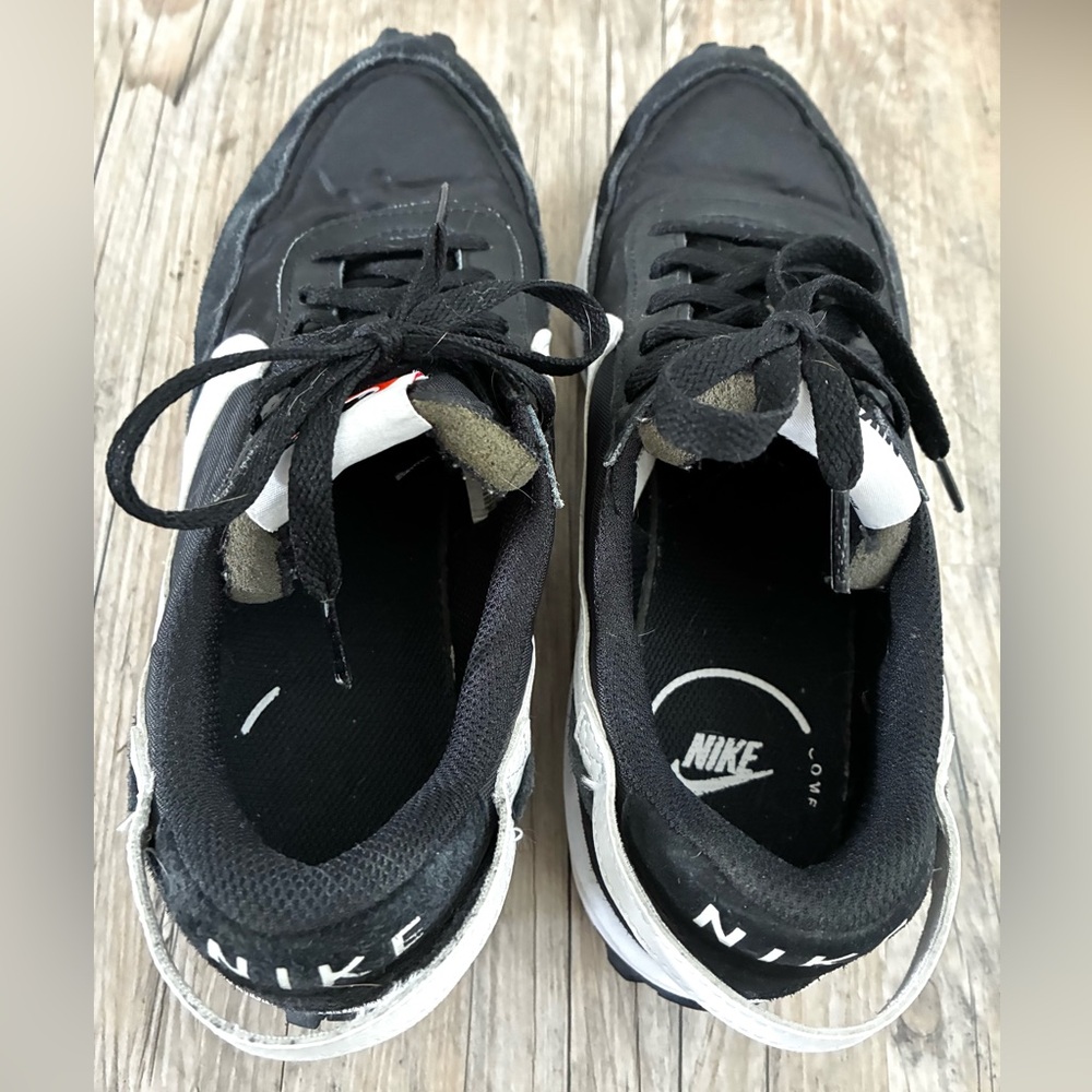 Nike Waffle Debut Sneakers Black and White Excellent Condition women’s Size 8.5 - Picture 4 of 6